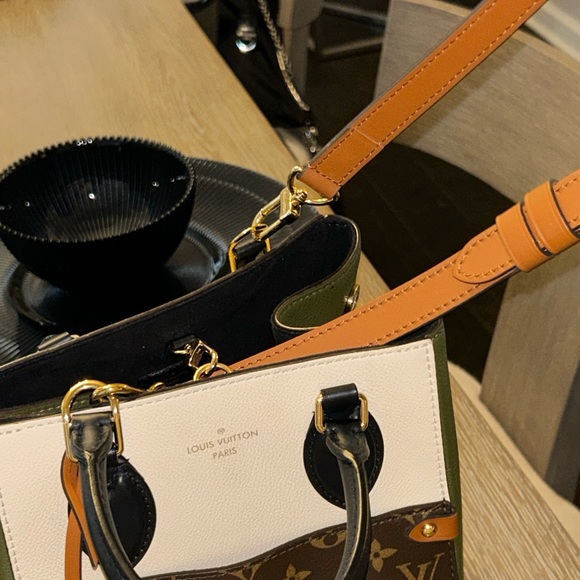 Purse - Picture 2 of 5